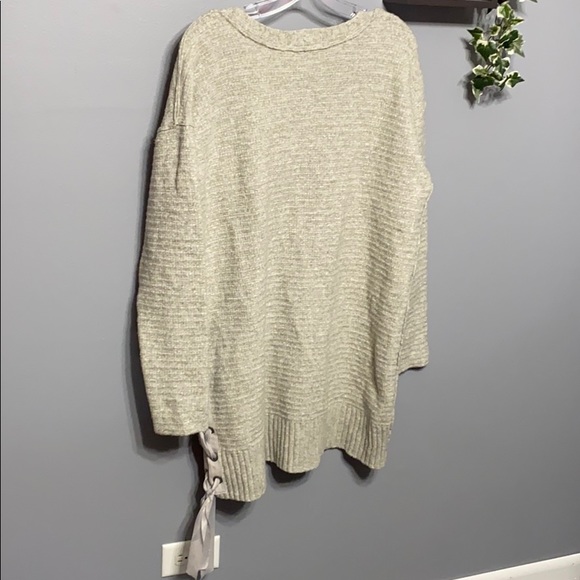 SOLD! Free People Heart it Laces Tunic Sweater M - Picture 5 of 6